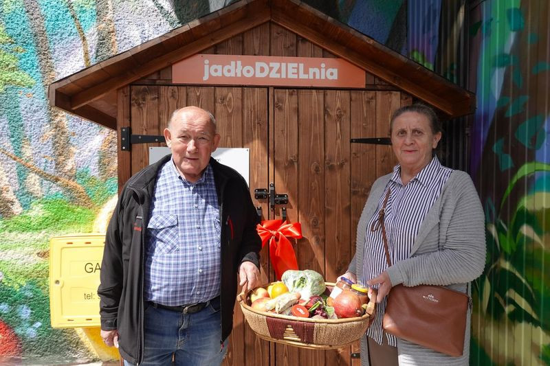Lodówki społeczne w Rybniku zmniejszają skalę marnowania żywności